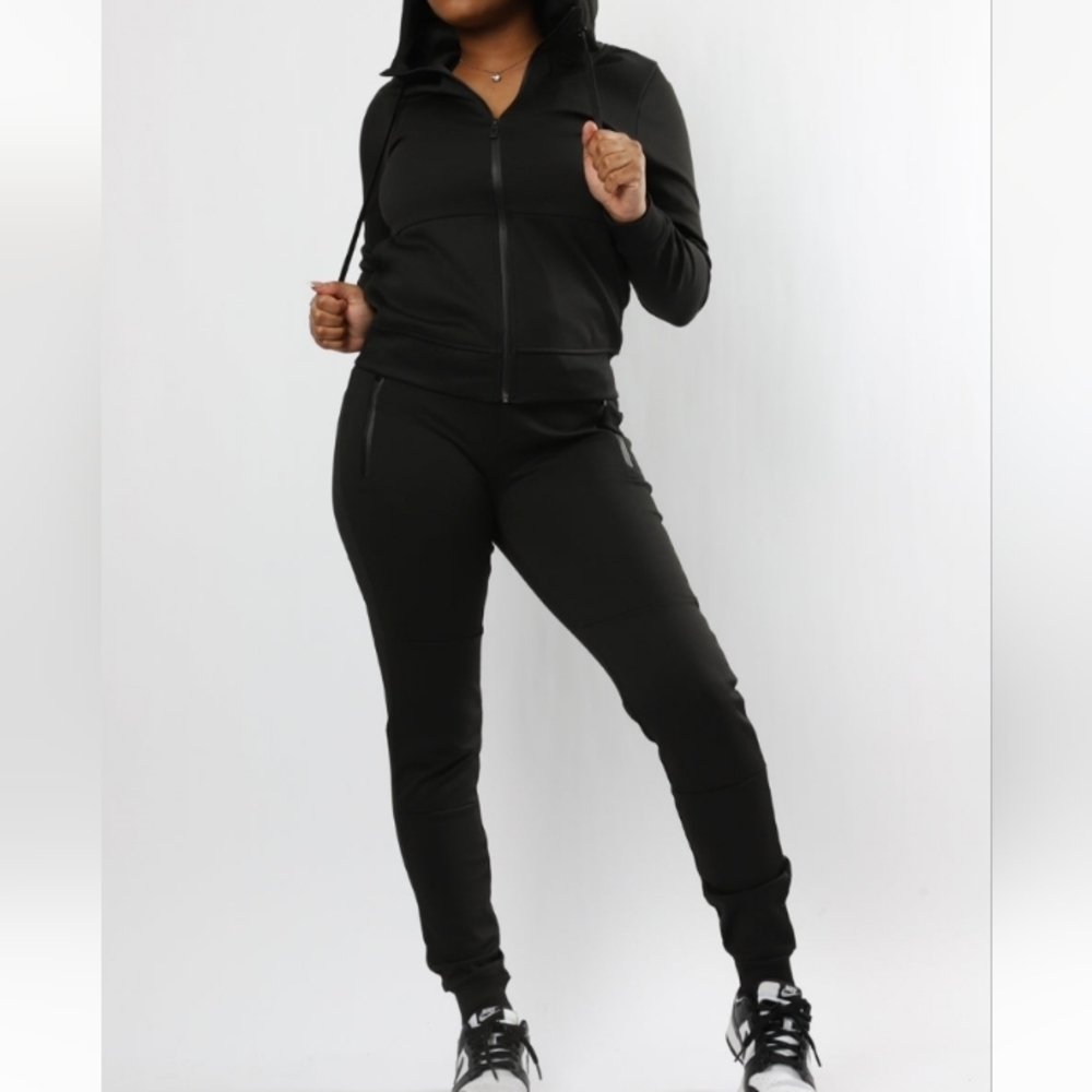 RIFLESSI Black Sweatsuit Set